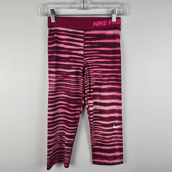 Nike Women's Punk Tiger Striped Cropped Exercise Leggings Activewear Size Small - Picture 1 of 9
